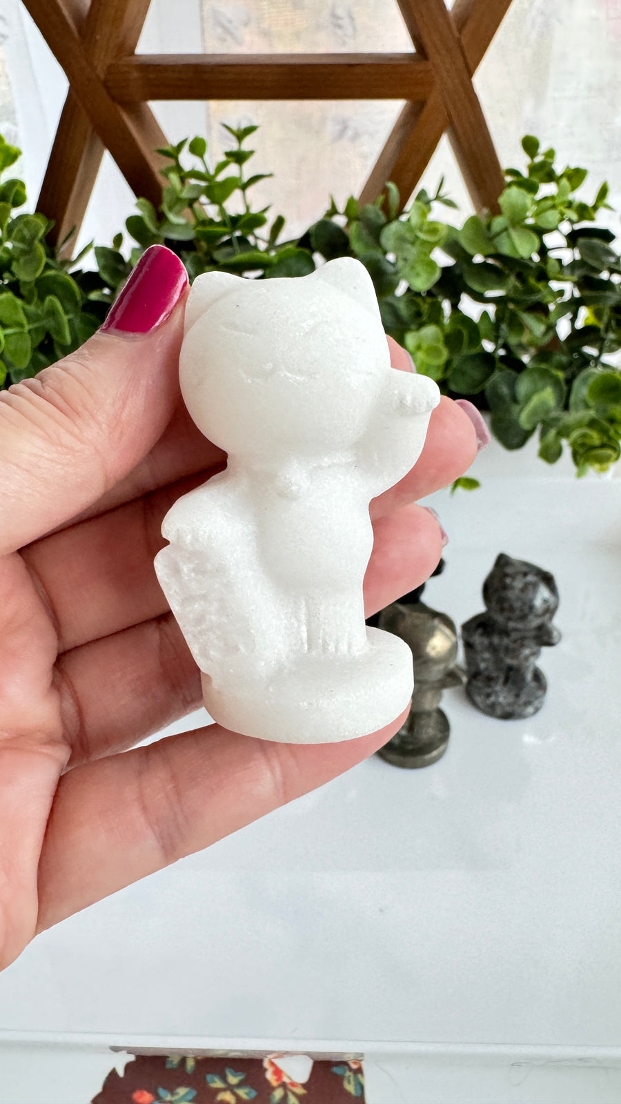 Lucky Cat LEFT PAW UP, Tall 2.5
