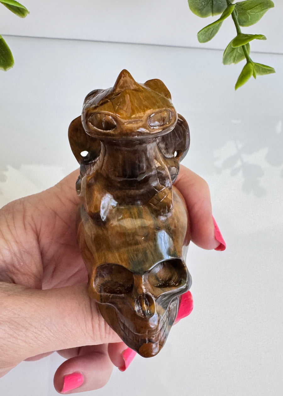 Toothless Draggie on Crystal Skull in Flashy Tiger's Eye with Blue Tiger's Eye 2.9